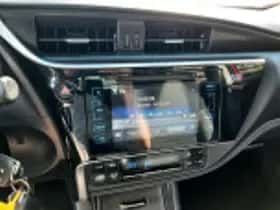 Toyota Auris (2016) thumbnail 59