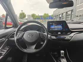 Toyota C hr (2018) thumbnail 2