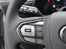 Lexus LBX (2025) thumbnail 24