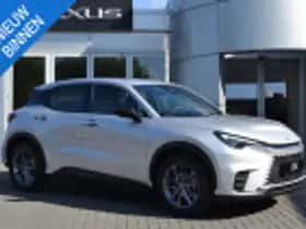 Lexus LBX (2025) thumbnail 36