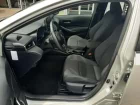 Toyota Corolla (2022) thumbnail 13