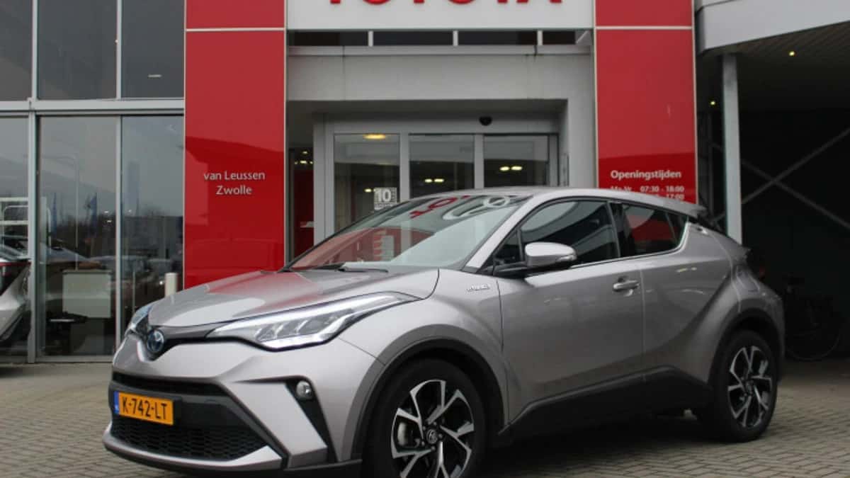 Toyota C hr (2021) — foto 1