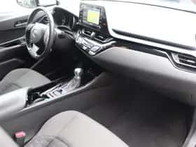 Toyota C hr (2021) thumbnail 2