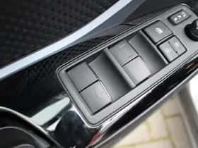 Toyota C hr (2021) thumbnail 16