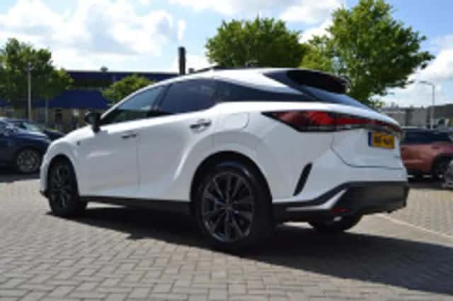 Lexus RX (2024) thumbnail 5