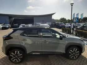 Toyota Yaris Cross (2024) thumbnail 2