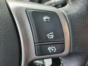 Toyota Yaris (2015) thumbnail 17