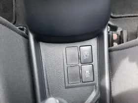 Toyota Yaris (2015) thumbnail 32
