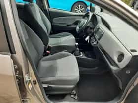 Toyota Yaris (2015) thumbnail 37