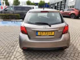 Toyota Yaris (2015) thumbnail 42