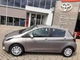 Toyota Yaris (2015) thumbnail 44