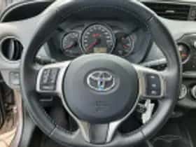 Toyota Yaris (2015) thumbnail 51