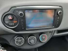 Toyota Yaris (2015) thumbnail 61