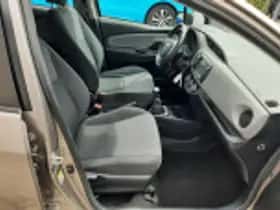 Toyota Yaris (2015) thumbnail 69
