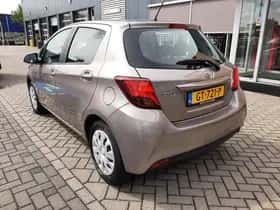 Toyota Yaris (2015) thumbnail 80