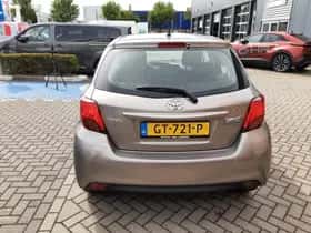 Toyota Yaris (2015) thumbnail 10