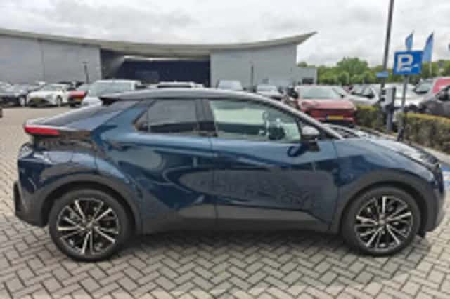 Toyota C hr (2025) thumbnail 3