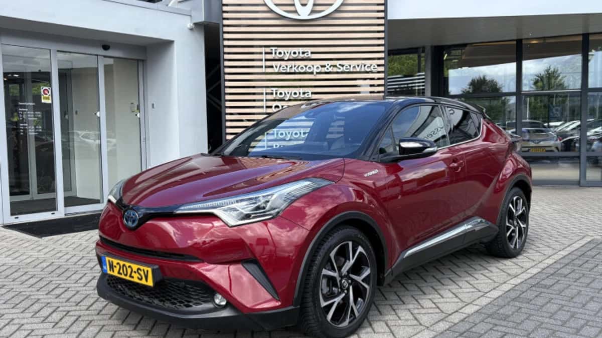 Toyota C hr (2019) — foto 1