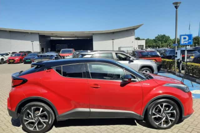 Toyota C hr (2020) thumbnail 2