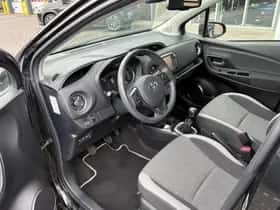 Toyota Yaris (2020) thumbnail 14
