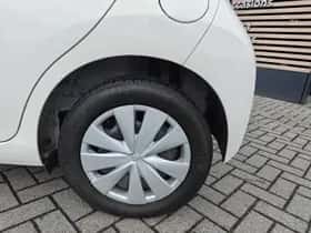 Toyota Aygo (2020) thumbnail 26