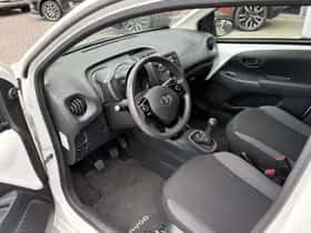 Toyota Aygo (2020) thumbnail 8