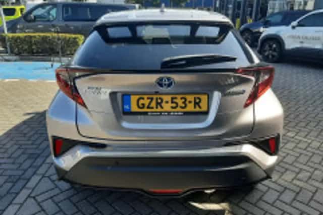 Toyota C hr (2021) thumbnail 6