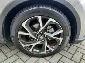 Toyota C hr (2021) thumbnail 9