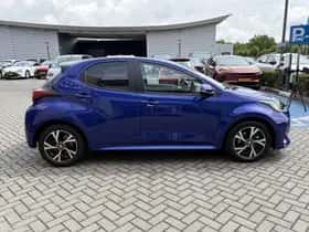 Toyota Yaris (2025) thumbnail 2