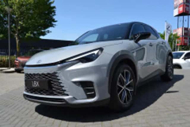 Lexus LBX (2025) thumbnail 4