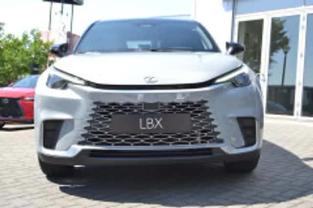 Lexus LBX (2025) thumbnail 5