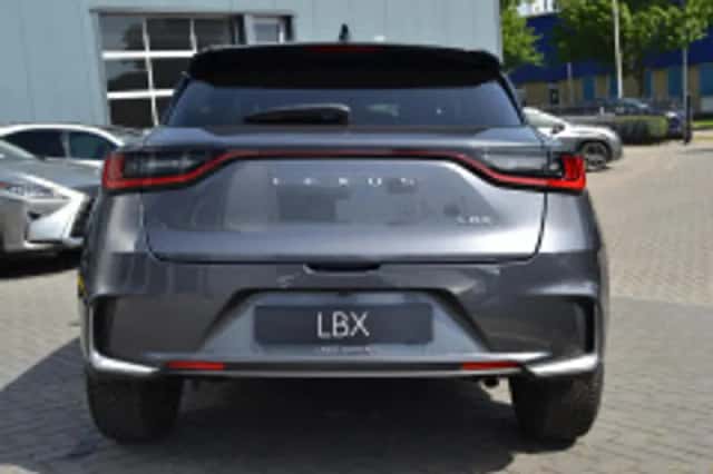 Lexus LBX (2025) thumbnail 4