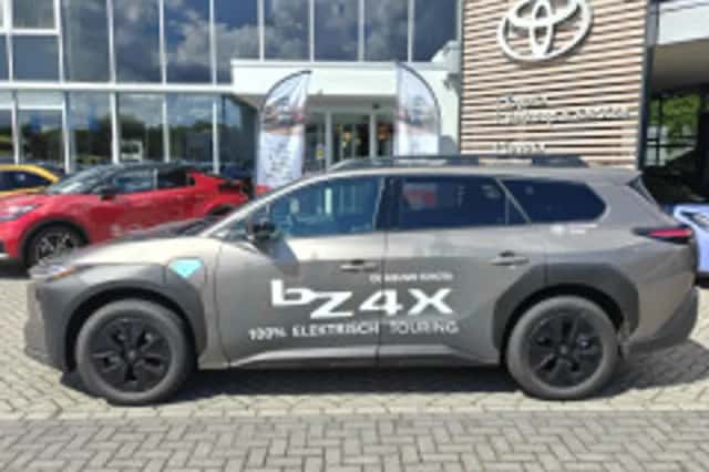 Toyota bZ4X (2026) thumbnail 4