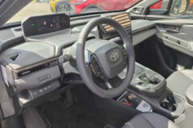 Toyota bZ4X (2026) thumbnail 5