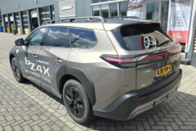 Toyota bZ4X (2026) thumbnail 6