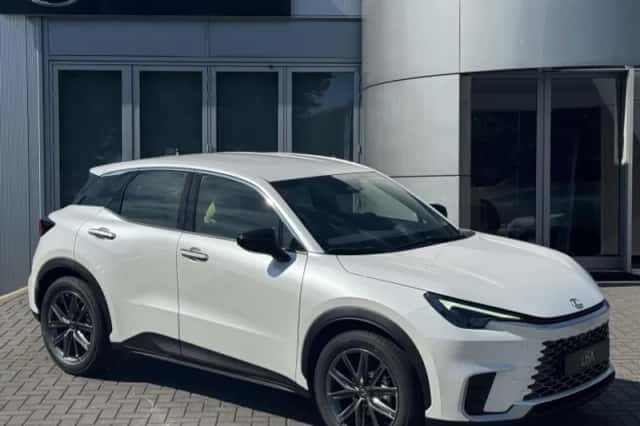 Lexus LBX (2026) thumbnail 1