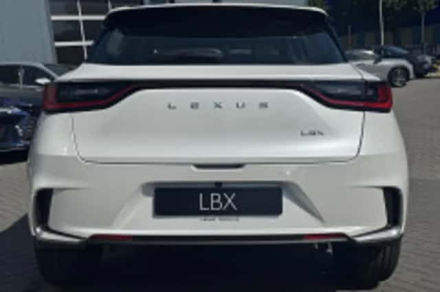 Lexus LBX (2026) thumbnail 4