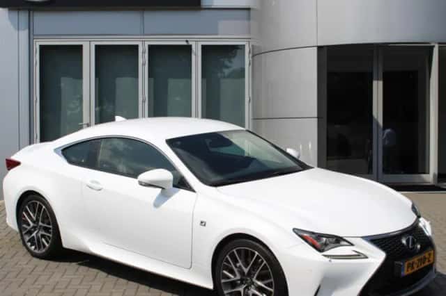 Lexus RC (2017) thumbnail 1
