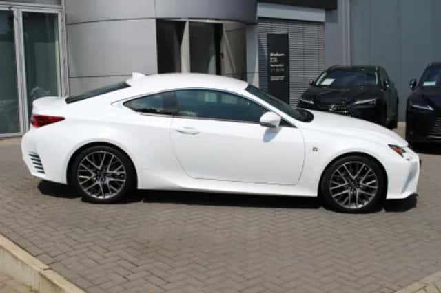 Lexus RC (2017) thumbnail 2