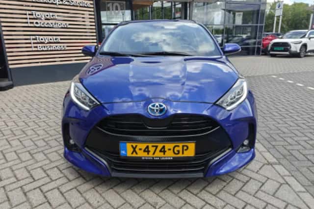 Toyota Yaris (2023) thumbnail 2
