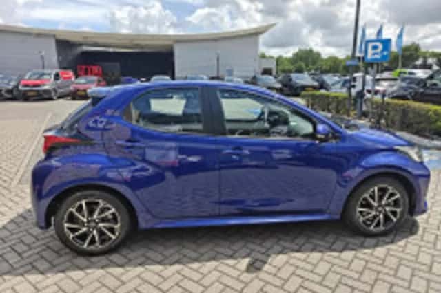 Toyota Yaris (2023) thumbnail 4