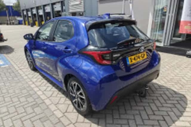 Toyota Yaris (2023) thumbnail 5