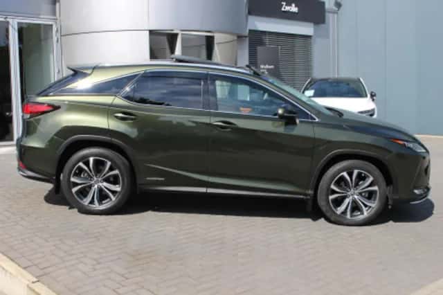 Lexus RX (2021) thumbnail 2