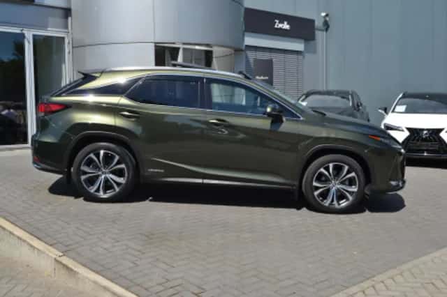 Lexus RX (2021) thumbnail 2