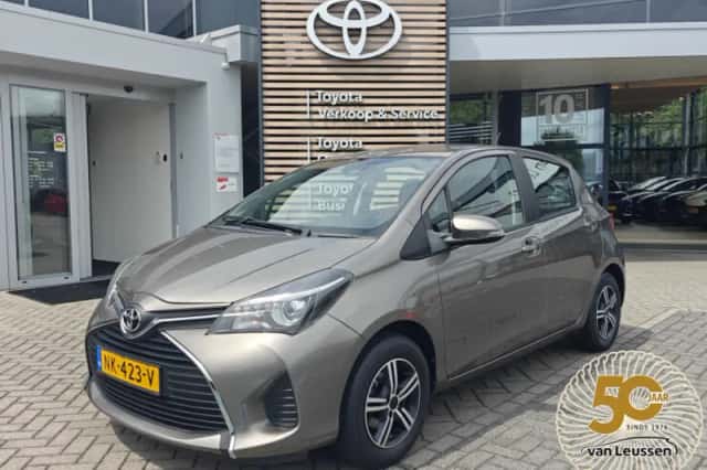 Toyota Yaris (2017) thumbnail 1