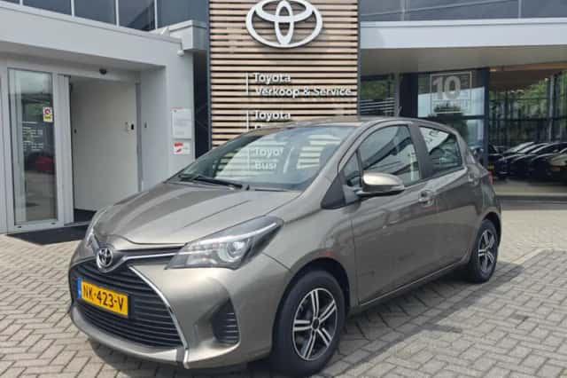 Toyota Yaris (2017) thumbnail 1