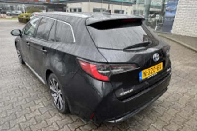 Toyota Corolla (2021) thumbnail 3