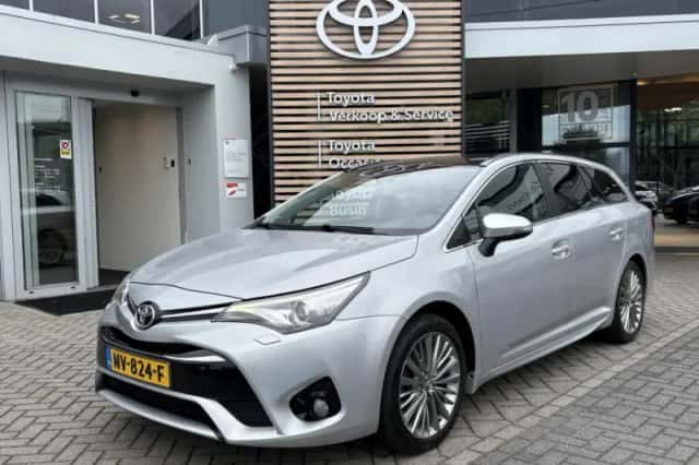 Toyota Avensis (2016) thumbnail 4
