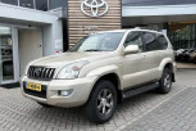 Toyota Land Cruiser (2008) thumbnail 2