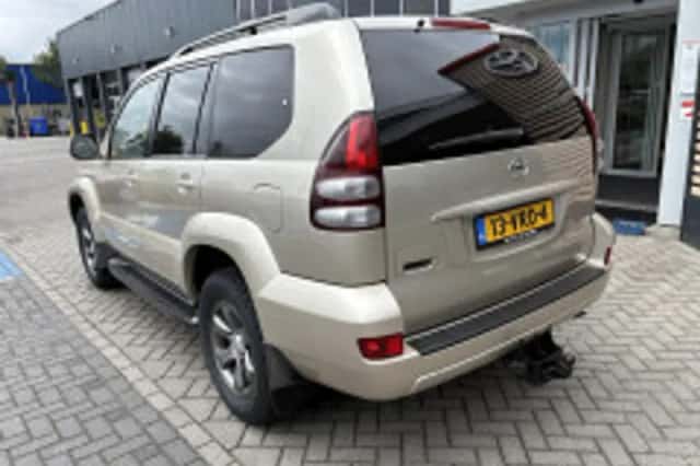 Toyota Land Cruiser (2008) thumbnail 5